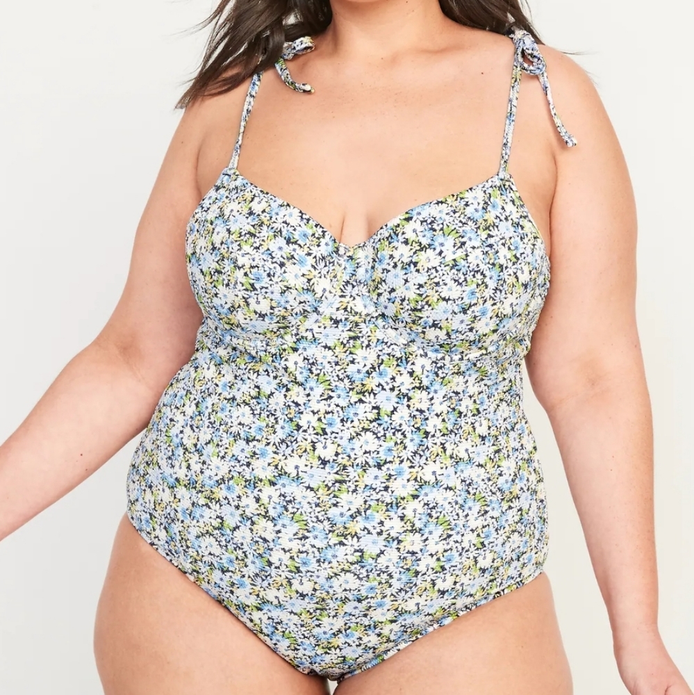 Old Navy Tie-Shoulder Piqué Underwire One-Piece Swimsuit